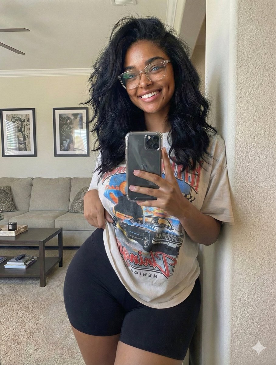 深肤女孩的客厅生图日常随拍