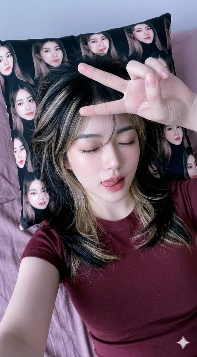 纯欲风高画质床上自拍少女