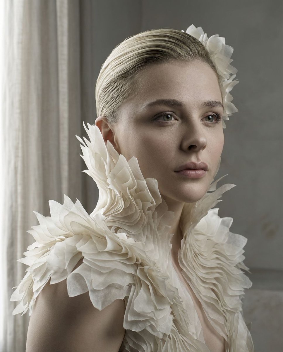 瓷白纸艺绽放的超现实高定